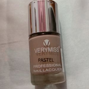 Very miss nailpolish nude colour Shade- Giza Sonds