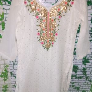 This Georgette Kurta With Salvar and Dupta