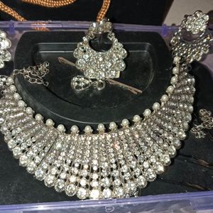 Beautiful Crystal Jwellery Set