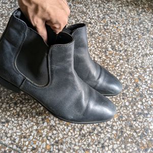 Redtape Chelsea Real Leather Boots/Shoes