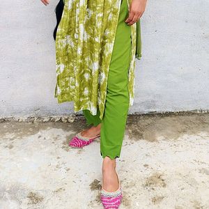 Naira Cut Kurti And Pocket Pant