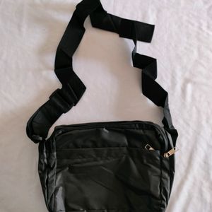 Black Slingbag (Women's)