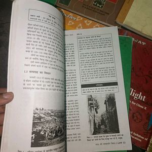 10 Class Hindi Medium Books