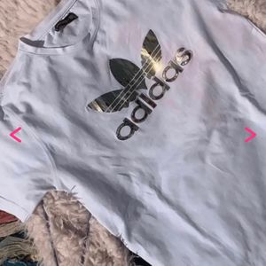 Adidas Tee ✨