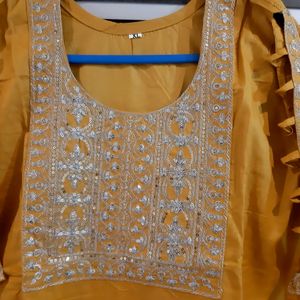 New💥zariwork Kurti Mustard