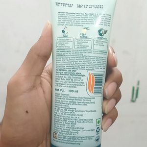 Brand new Himalaya Moisturizing Facewash