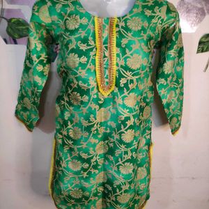 CUTE GREEN SHORT BANARASI KURTI 💛💚