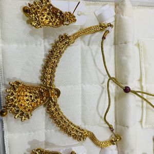 Golden Necklace With Moti