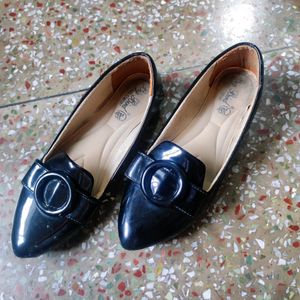 Pointed-toe Ballerinas With Bow Applique