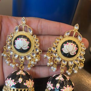 Stylish Black  Jhumka For Women