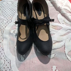 Low Heel Black Shoes