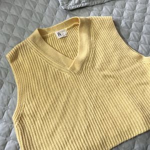 Knit Top/ Sweater