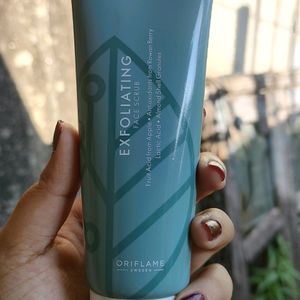 OPTIMALS Exfoliating Face Scrub (Oriflame)