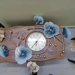 Beautiful Wall Clock Check Descriptiom