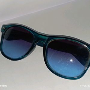 RAY-BAN SUNGLASSES Unused