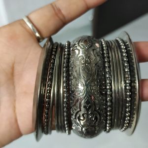 Oxsidied Set Of Bangles