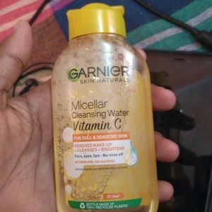 Garnier Vitamin C Micellar Cleansing Water - Anti Pollution Gentle Cleanser For Bright Skin, Dermatologically Tested, Vegan, Suitable For Dull Skin, For Men & Women, Remove 100% Dirt, Pollution, 125ml