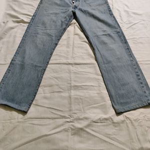 Levi's Straight Fit Jeans