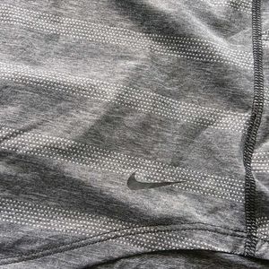 DRI-FIT NIKE ACTIVE SLEEVELESS WEAR