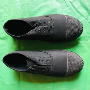 Black Flat Shoes For Men