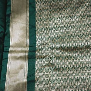 💥🆕️ Heavy Woven Green Silk Saree