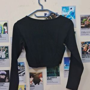 Black Full  Sleeves Crop Top