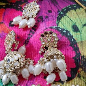 Necklace With Earrings & Mang Tika