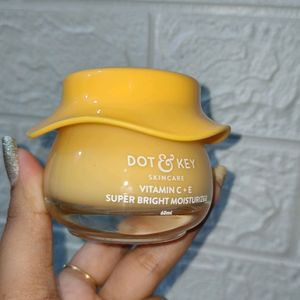 Dot & Key Vitamin C + E Super Bright Moisturizer