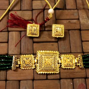 Gold Plated Chokar With Crystal Beads