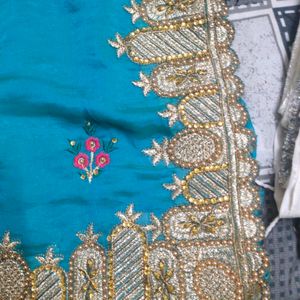 Selling - Heavy Border And Pallu Saree