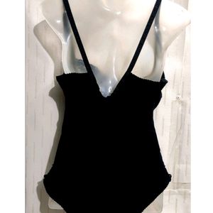 Beautiful Black Bodysuit L/30