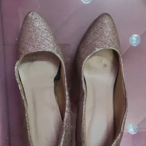 Goldenish Glitter Heels