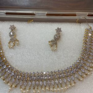 This is AD necklace set