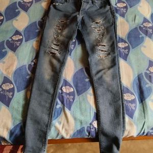 Damage Jeans.