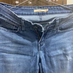 Basic Blue Skinny Levis Jeans