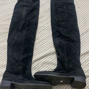 Suede Black High Boots !!