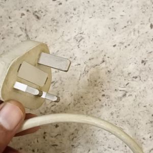 APPLE LAPTOP ORIGINAL CHARGER GOOD CONDITION