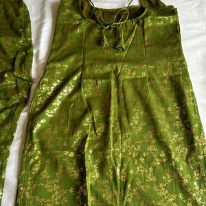 Women Green Kurta Set