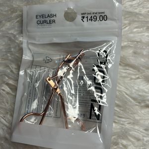 EYELASH CURLER 🎀