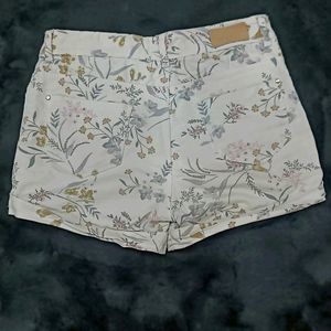 Floral Denim Shorts ..