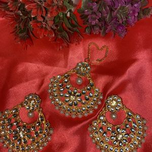 Beautiful Kundan mang tika and earrings