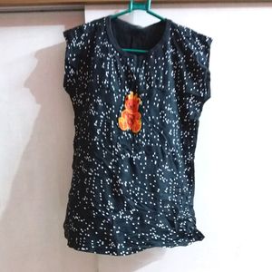 Used Women Black Short T-shirt....