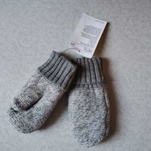 H&M Fleece Lined Mittens