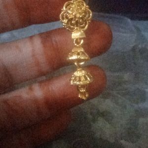 Earning Jhumka