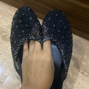 Elegant Black Lace Flats - Barely Worn, Perfect fo