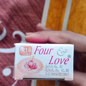 Four And Love Face Cream