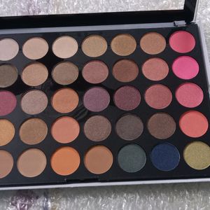 HD 40 Colour Professional Eyeshadow