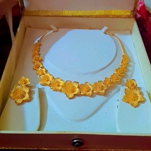 Beautiful flower one gram gold polish necklace set