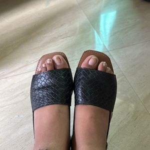 Black Flat Sandals