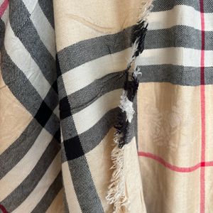 Burberry Light Shawl/stole